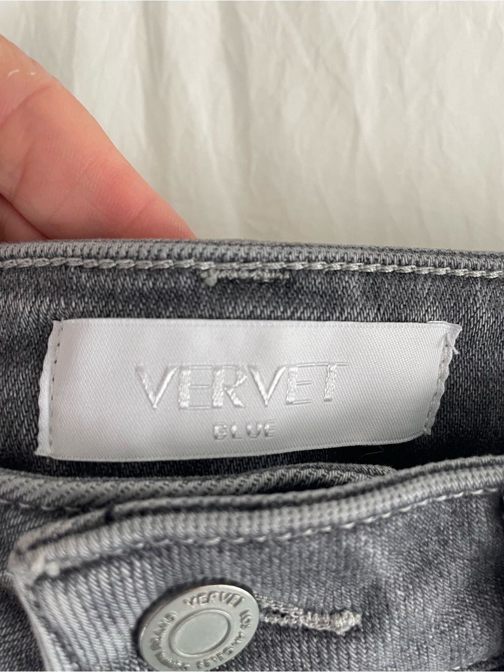 High-Rise Gray Wide-Leg Women's Jeans - Picture 6 of 7